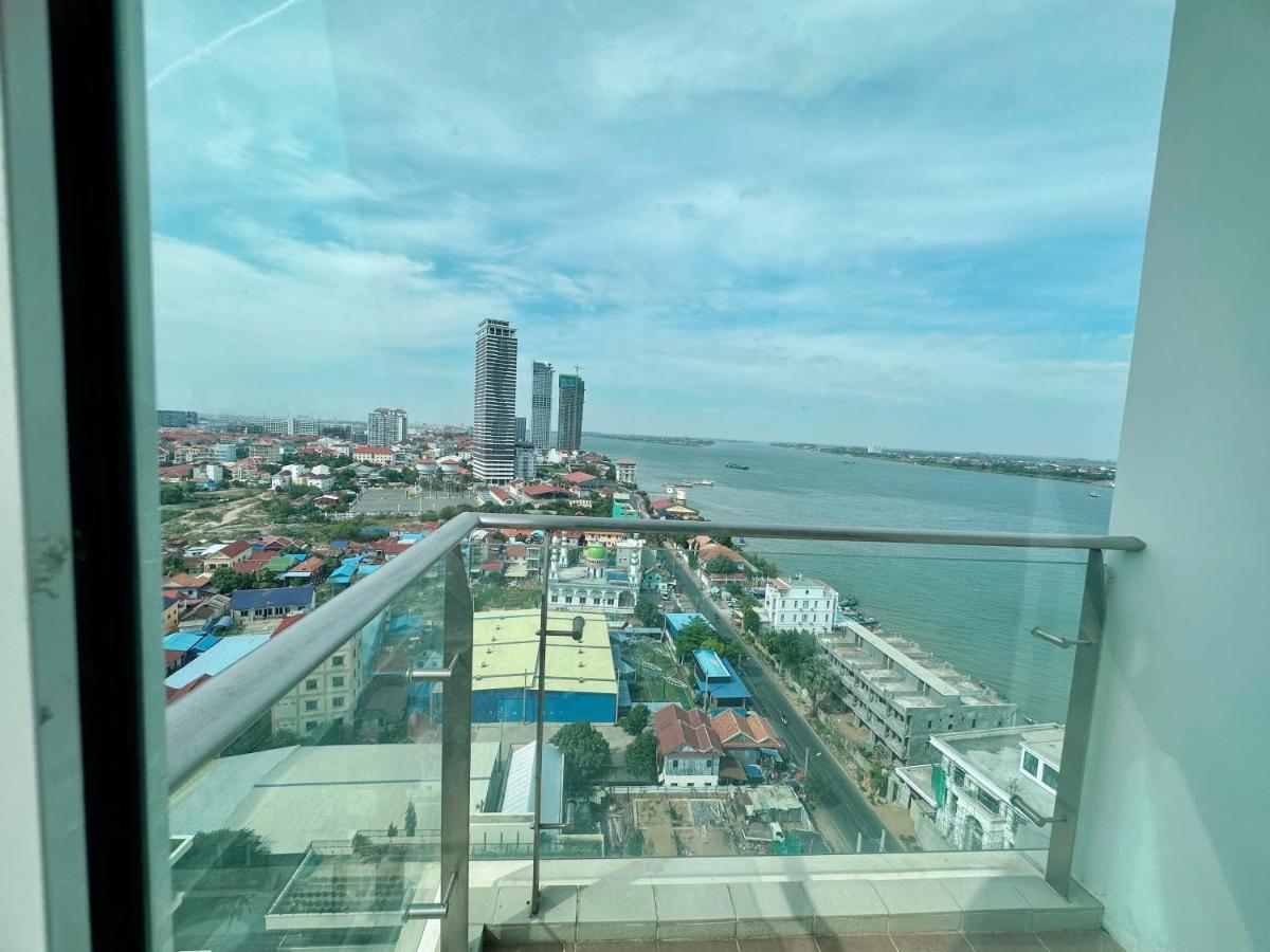 Infinity 28 Hotel And Residence Phnom Penh Bagian luar foto