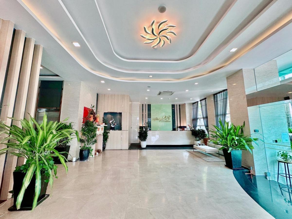 Infinity 28 Hotel And Residence Phnom Penh Bagian luar foto