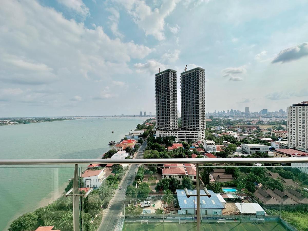 Infinity 28 Hotel And Residence Phnom Penh Bagian luar foto