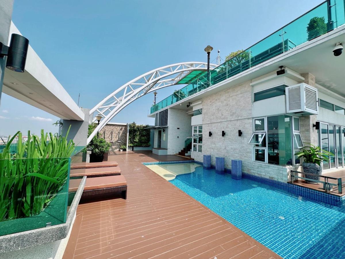 Infinity 28 Hotel And Residence Phnom Penh Bagian luar foto