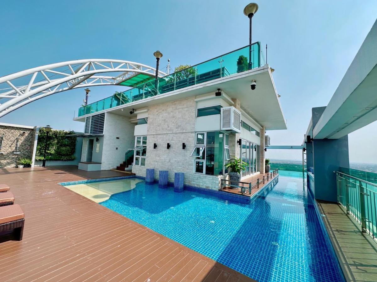 Infinity 28 Hotel And Residence Phnom Penh Bagian luar foto