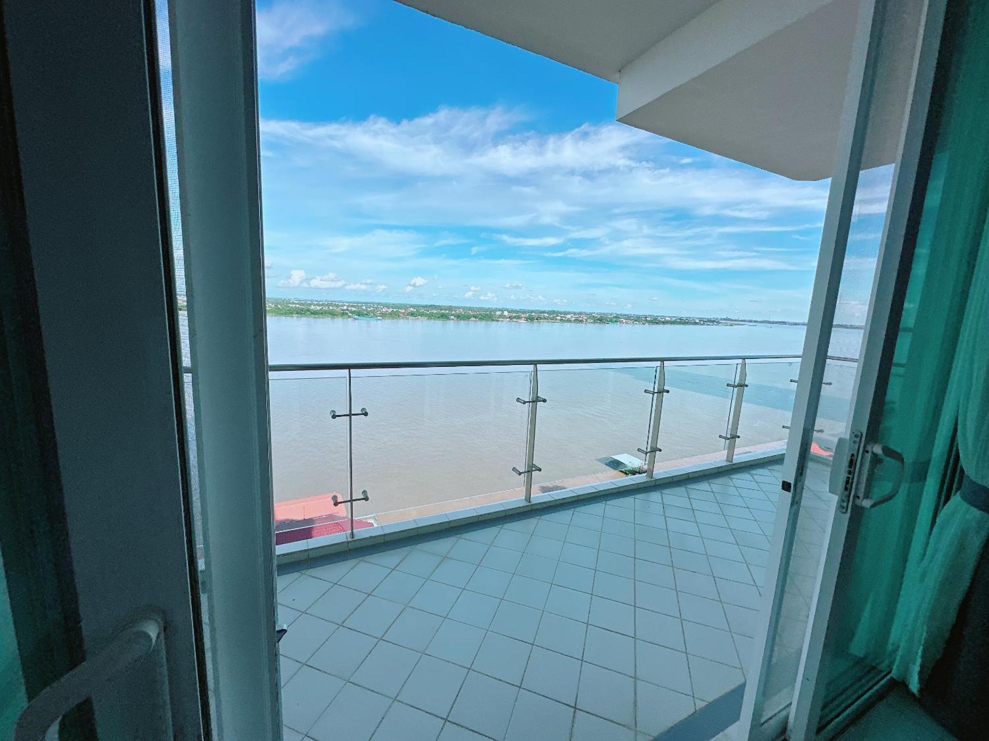 Infinity 28 Hotel And Residence Phnom Penh Bagian luar foto